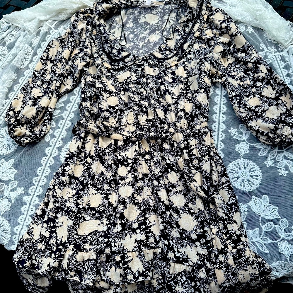 LAUREN CONRAD-BLACK/MULTI- FLORAL-COLLAR-BELT-RUFFLE HEM  MIDI DRESS-SIZE-M-NWT-